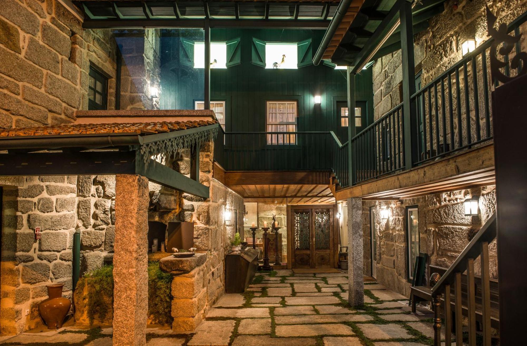 Hotel Casas Do Lupo Nelas Exteriér fotografie